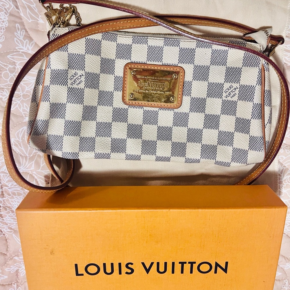 Louis Vuitton Damier Azur Eva Pochette